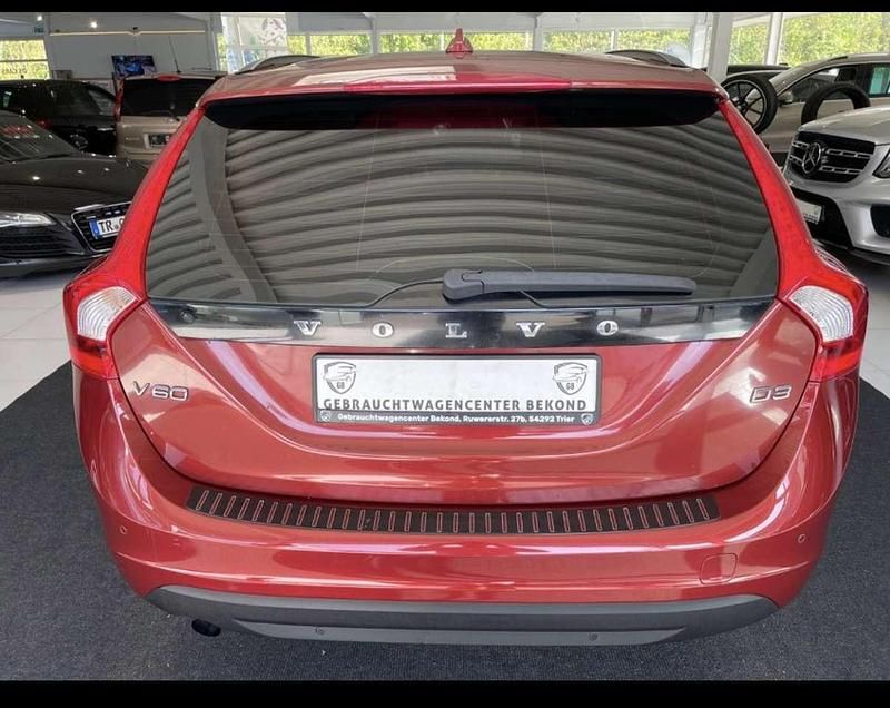 Gebraucht Volvo V60 Momentum 163 PS (119 kW) 2011 Rot Kombi