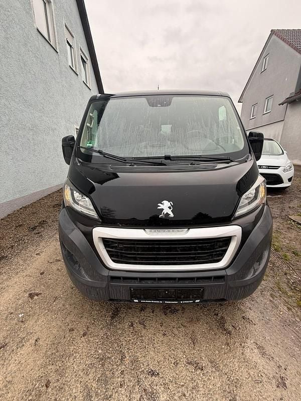 Schwarz Gebraucht 2016 Peugeot Boxer Van | 12.550 € (Teuer) - Bild 1/4
