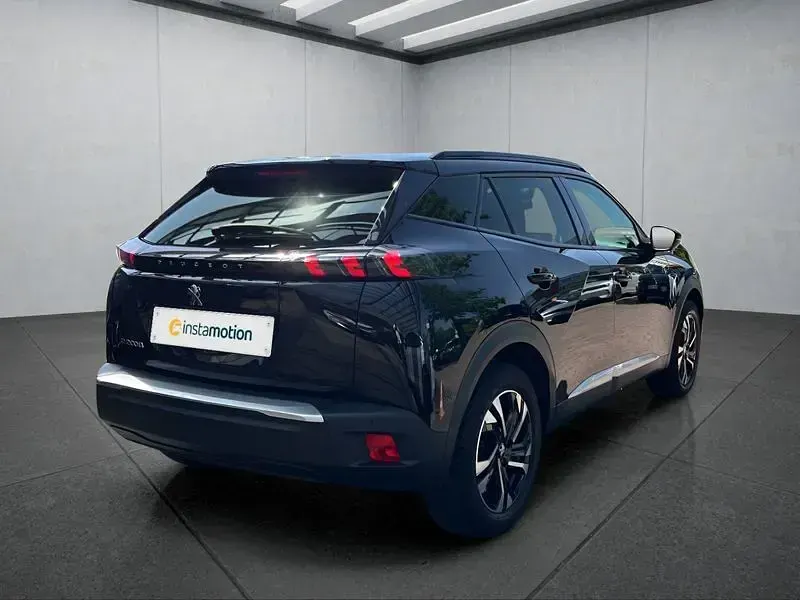 Second-hand Peugeot e-2008 Allure 100 kW (136 CP) 2022 Negru SUV