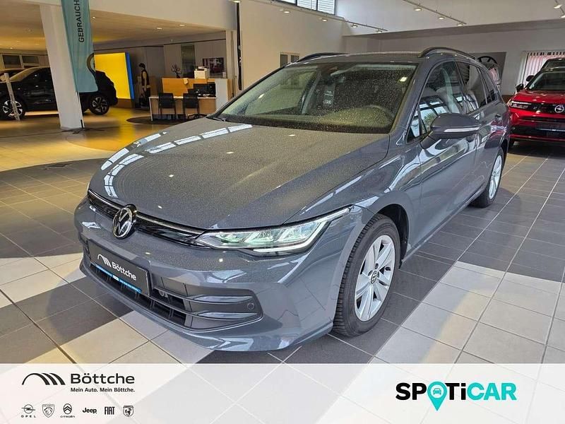 Delfingrau metallic Gebraucht 2025 VW Golf VIII Life Kombi | 25.780 € (Fairer Preis) - Bild 1/4