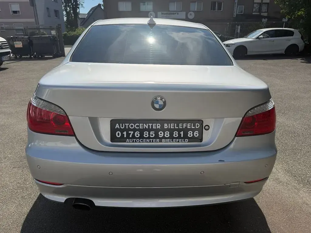 Gebraucht BMW 520 177 PS (130 kW) 2009 Silber Limousine