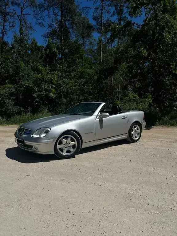 Gebraucht Mercedes SLK230 197 PS (144 kW) 2002 Silber Cabrio