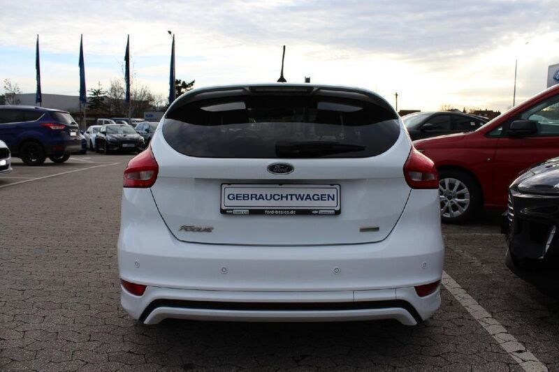 Gebraucht Ford Focus ST-Line 140 PS (102 kW) 2018 Frostweiß Limousine