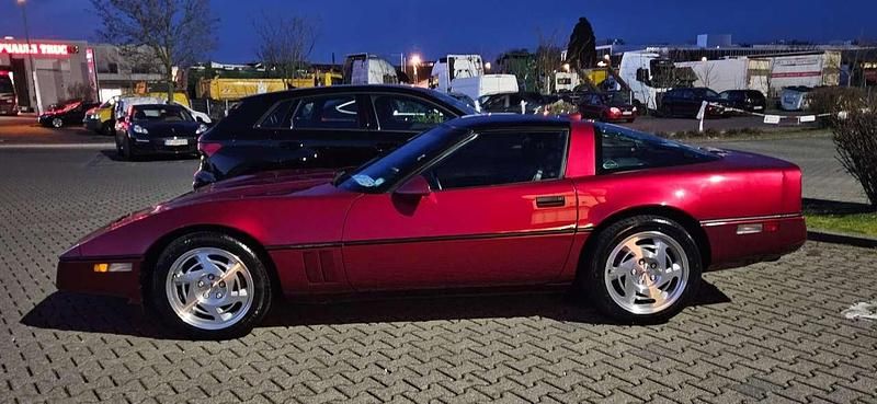 Rot Gebraucht 1990 Chevrolet Corvette C4 Coupé | 24.900 € - Bild 1/4