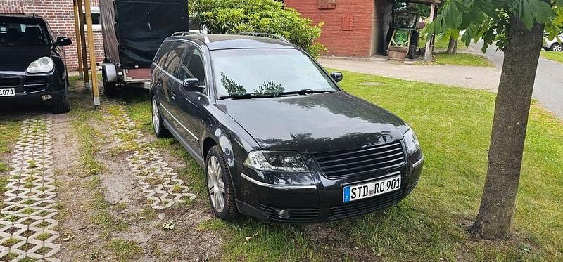 Schwarz Gebraucht 2002 VW Passat Kombi | 2.500 € (Etwas zu teuer) - Bild 1/4