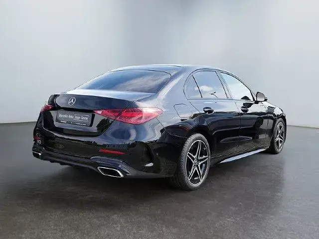 Gebraucht Mercedes C220 AMG 197 PS (144 kW) 2025 Schwarz Limousine