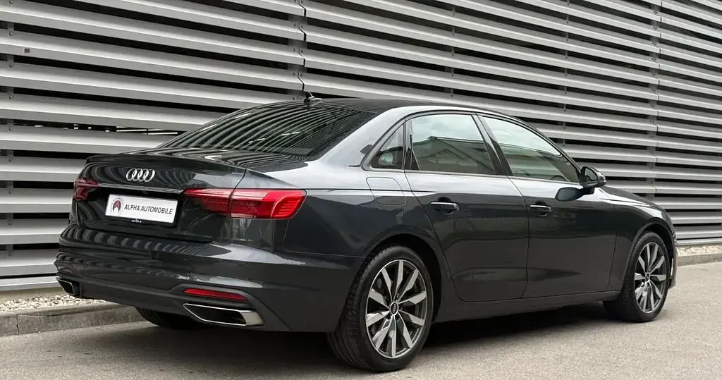 Gebraucht Audi A4 Sport 150 PS (110 kW) 2023 Grau Limousine