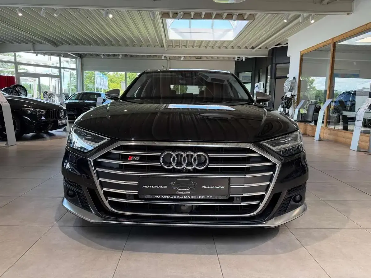 Gebraucht Audi S8 571 PS (419 kW) 2021 Individuallackierungen a... Limousine