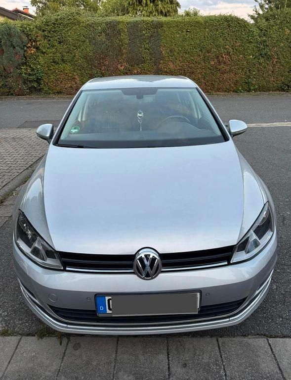 Silber Gebraucht 2015 VW Golf VII LOUNGE Limousine | 13.000 € (Etwas zu teuer) - Bild 1/4