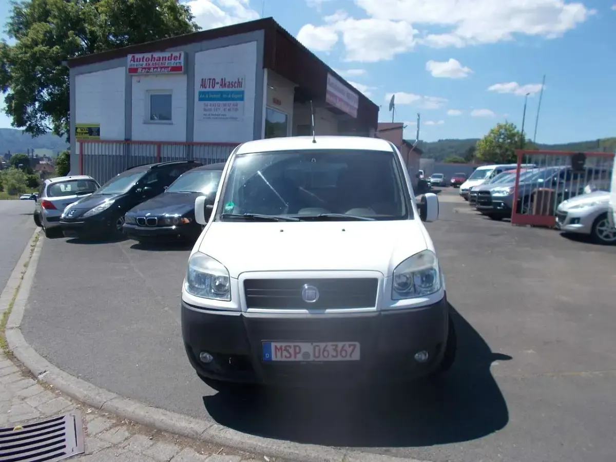 Gebraucht Fiat Doblò 75 PS (55 kW) 2009 Weiß Van / Kleinbus