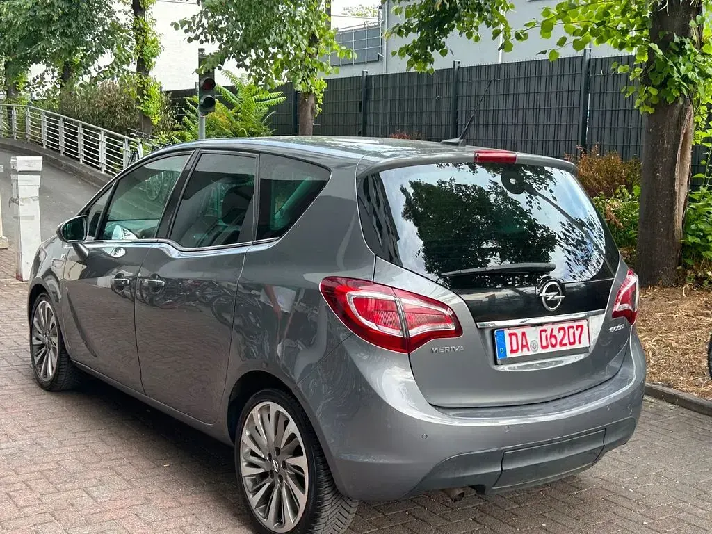 Gebraucht Opel Meriva Innovation 110 PS (80 kW) 2015 Karbon silber/shiny grey (m2) Van / Kleinbus