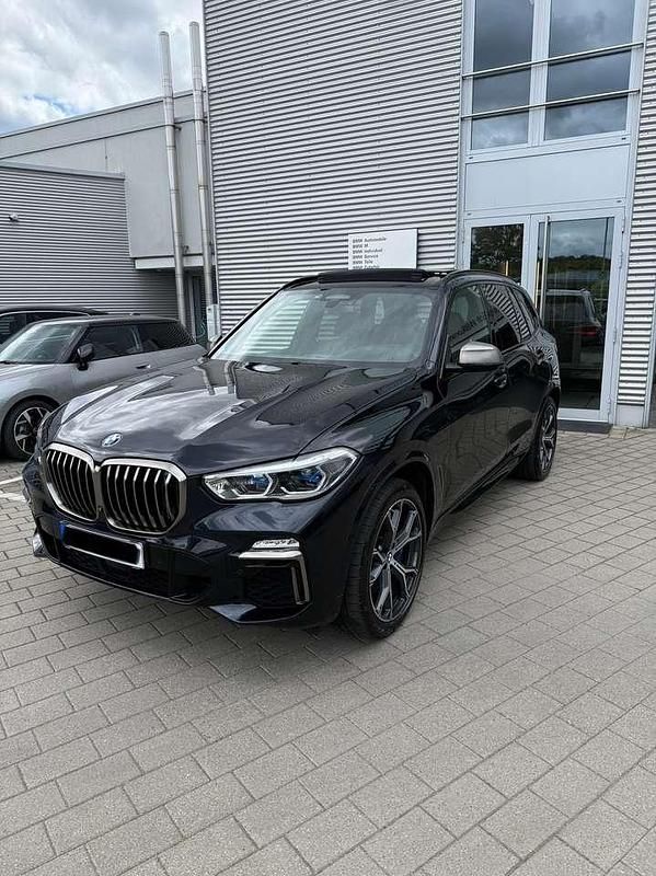 Schwarz Gebraucht 2019 BMW X5 M Efficient Dynamics SUV | 52.990 € (Fairer Preis) - Bild 1/4