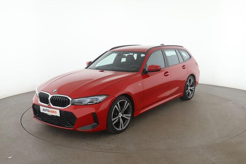 Rot Gebraucht 2022 BMW 320 M Sport Kombi | 33.460 € (Fairer Preis) - Bild 1/3