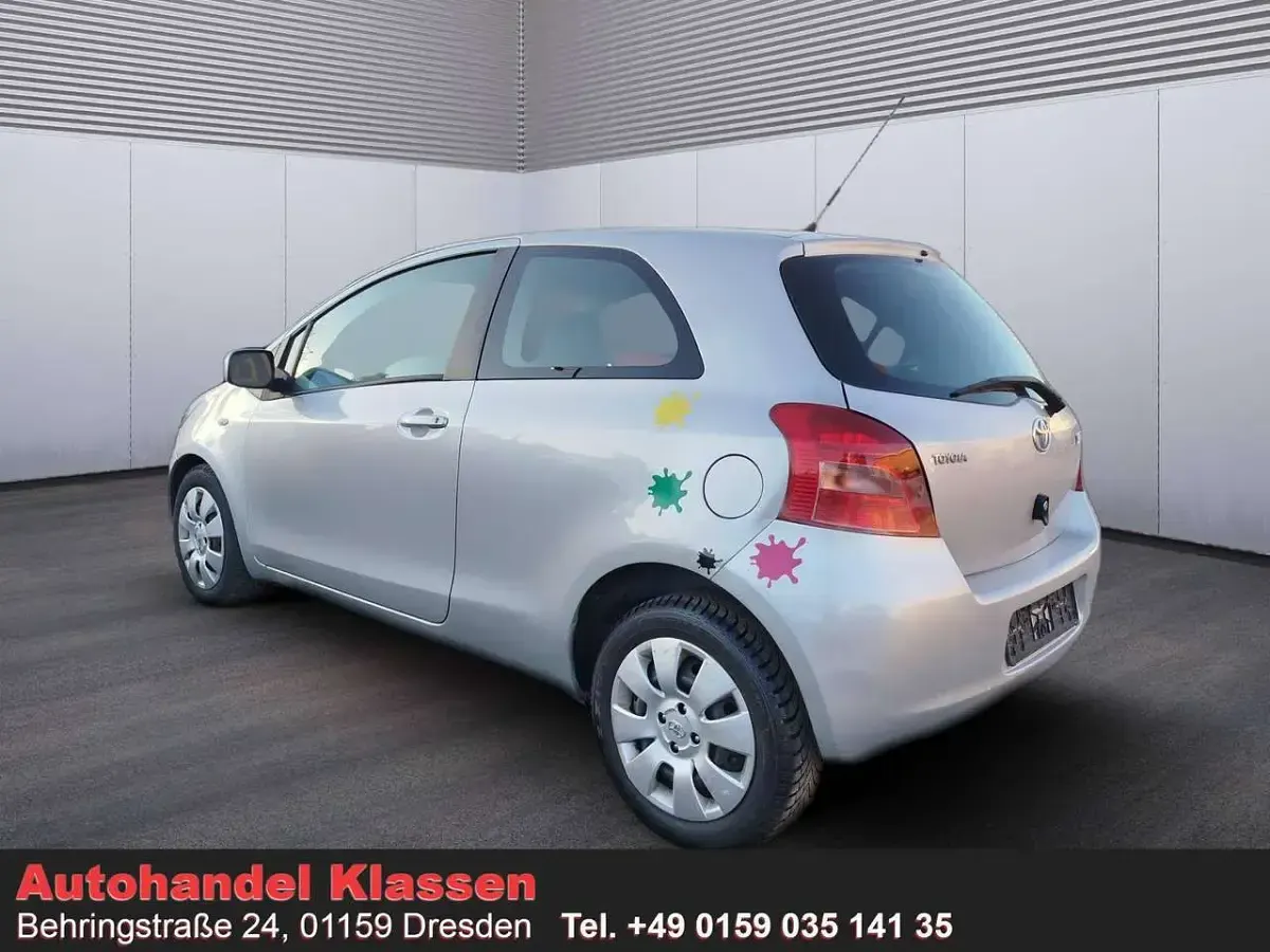 Gebraucht Toyota Yaris 87 PS (63 kW) 2007 Silber Kleinwagen