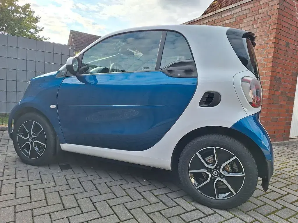 Gebraucht Smart ForTwo Electric Drive 60 kW (82 PS) 2020 Blau Coupé