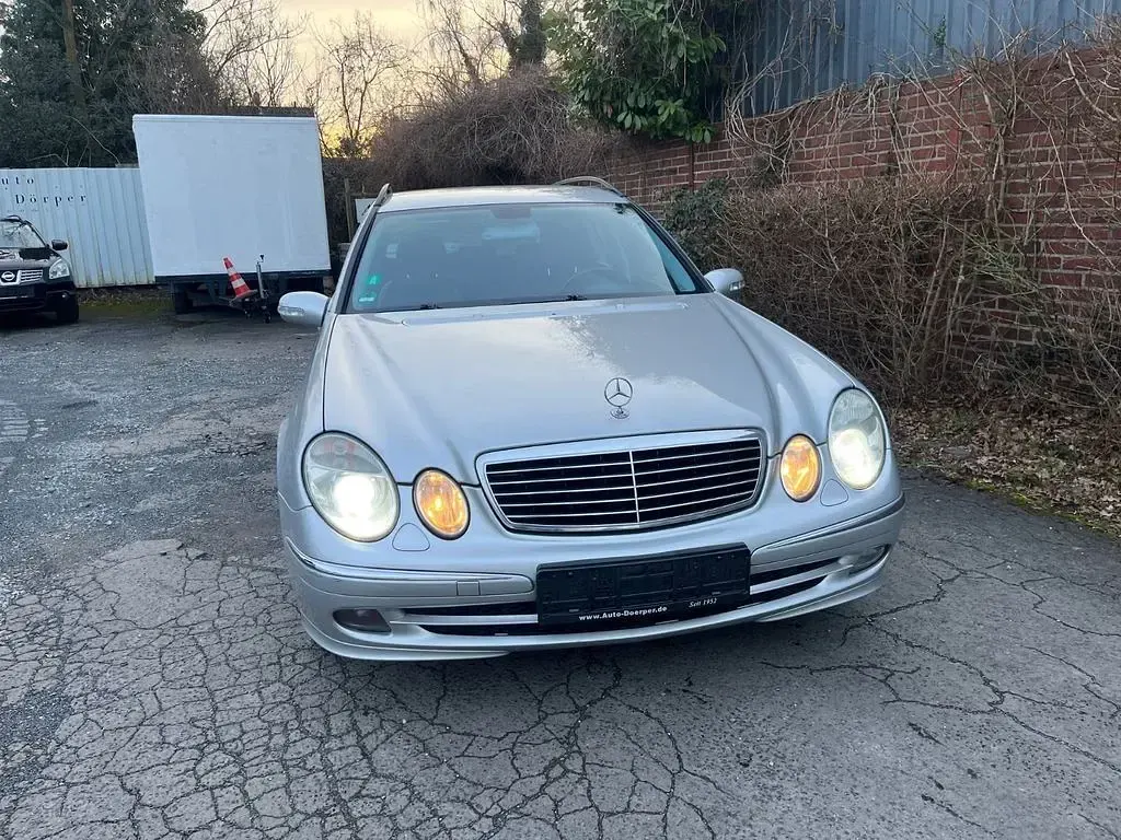 Gebraucht Mercedes E280 190 PS (139 kW) 2006 Silber Limousine