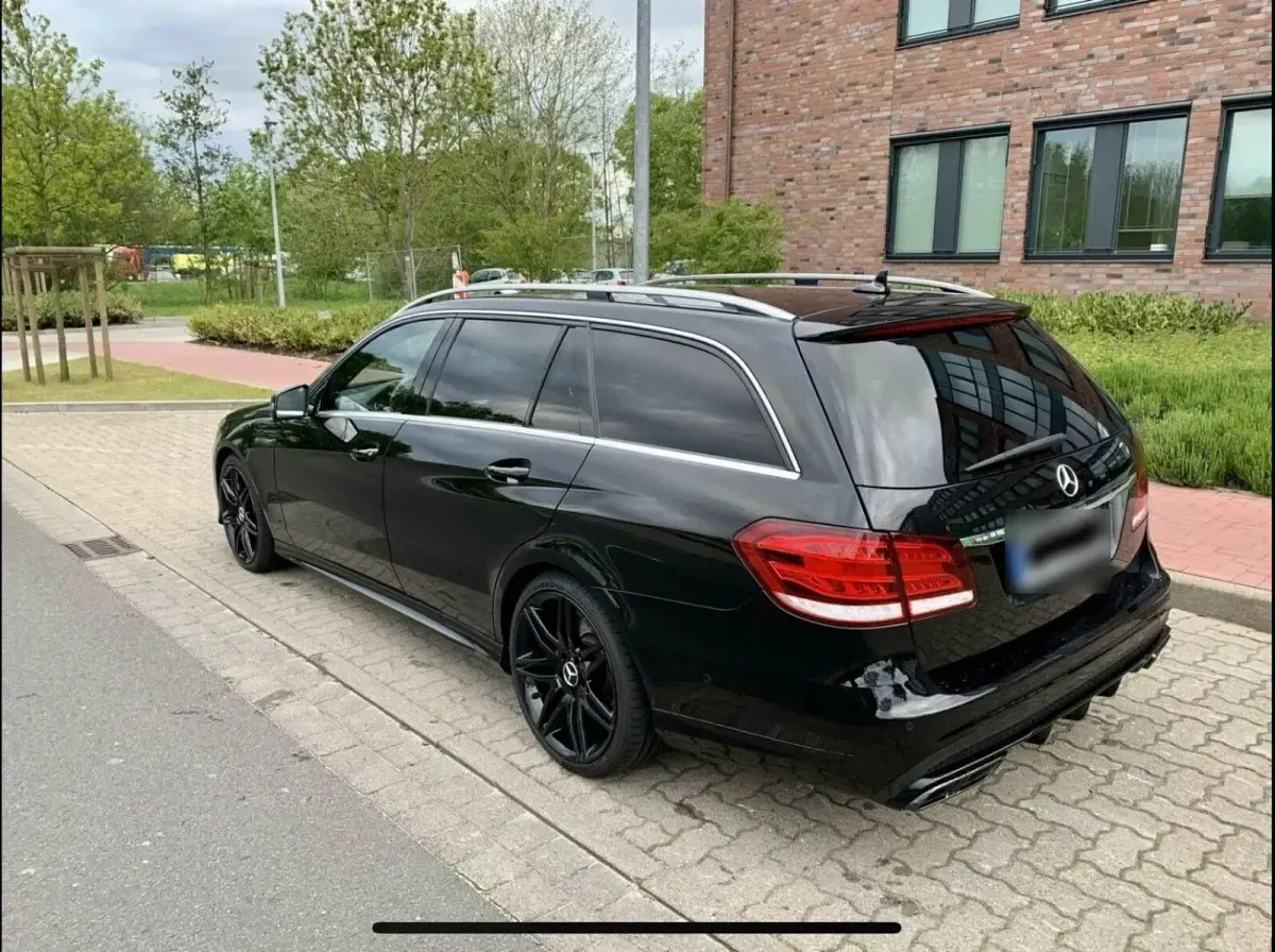 Gebraucht Mercedes E350 AMG line 258 PS (189 kW) 2016 Schwarz Kombi