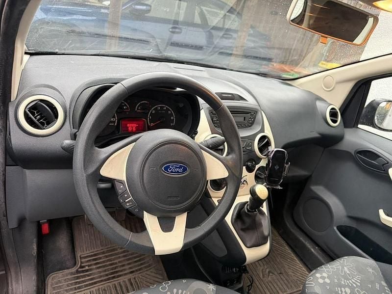 Gebraucht Ford Ka Ambiente 69 PS (50 kW) 2015 Schwarz Kleinwagen