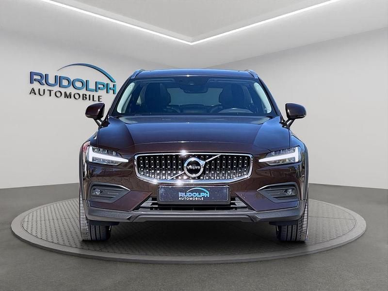 Gebraucht Volvo V60 CC Pro 190 PS (139 kW) 2019 Havana brown Kombi