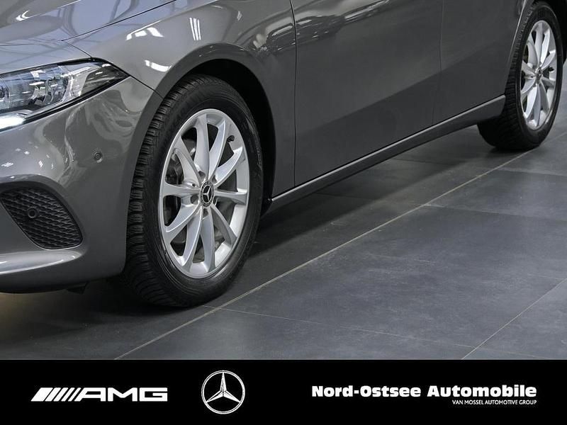 Gebraucht Mercedes A180 Progressive 116 PS (85 kW) 2018 Metalliclack mountaingrau Limousine