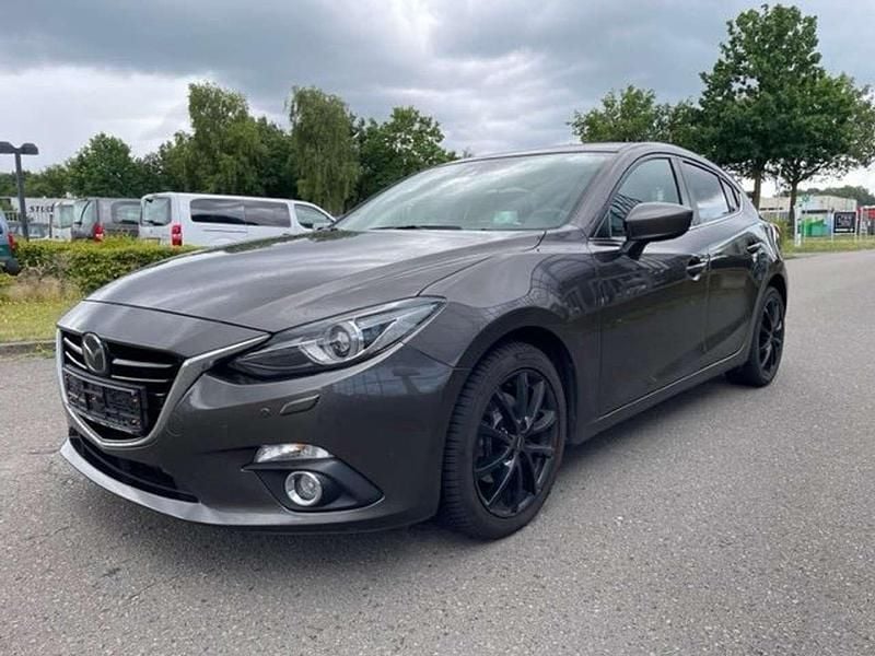 Grau Gebraucht 2016 Mazda 3 Limousine | 6.950 € (Guter Preis) - Bild 1/4