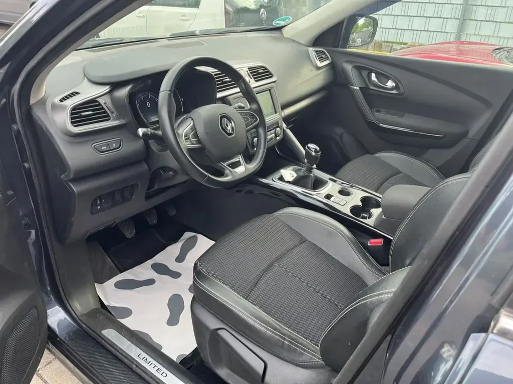 Gebraucht Renault Kadjar LIMITED 140 PS (102 kW) 2019 Grau SUV