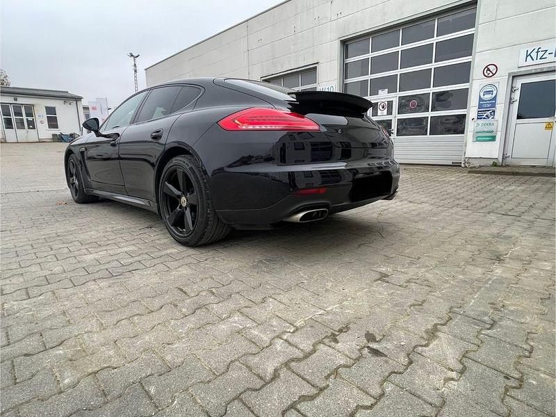 Schwarz Gebraucht 2014 Porsche Panamera Limousine | 31.900 € (Fairer Preis) - Bild 1/4