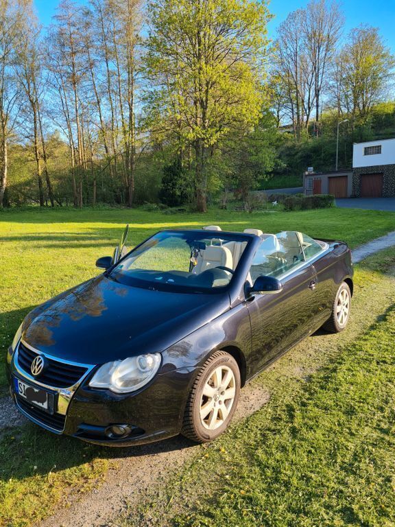 Schwarz Gebraucht 2006 VW Eos Cabrio | 4.099 € (Fairer Preis) - Bild 1/4
