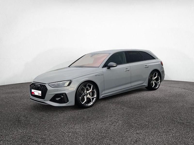 Gebraucht Audi RS4 Ambiente 470 PS (345 kW) 2025 Nardograu Kombi