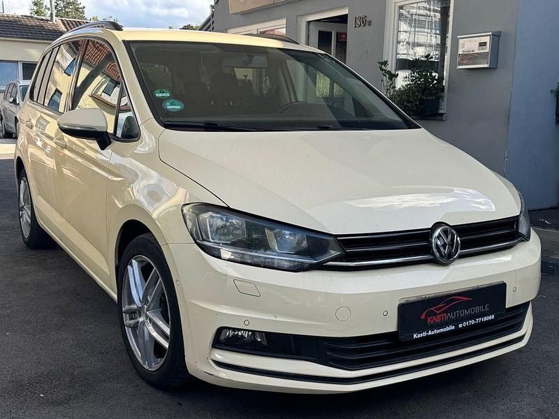 Beige Gebraucht 2017 VW Touran Van / Kleinbus | 5.800 € - Bild 1/4
