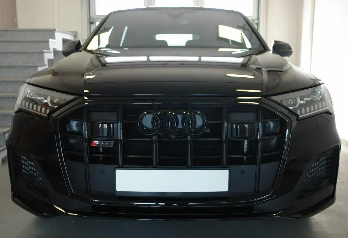 Gebraucht Audi SQ7 507 PS (372 kW) 2024 Schwarz (mythosschwarz) SUV