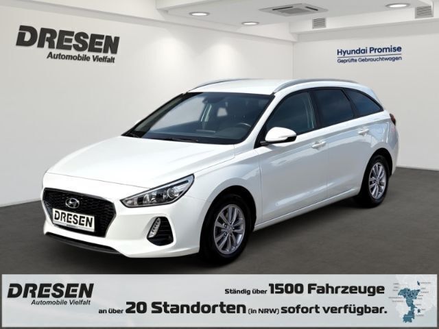 Weiss Gebraucht 2017 Hyundai i30 Select Kombi | 9.990 € (Fairer Preis) - Bild 1/4