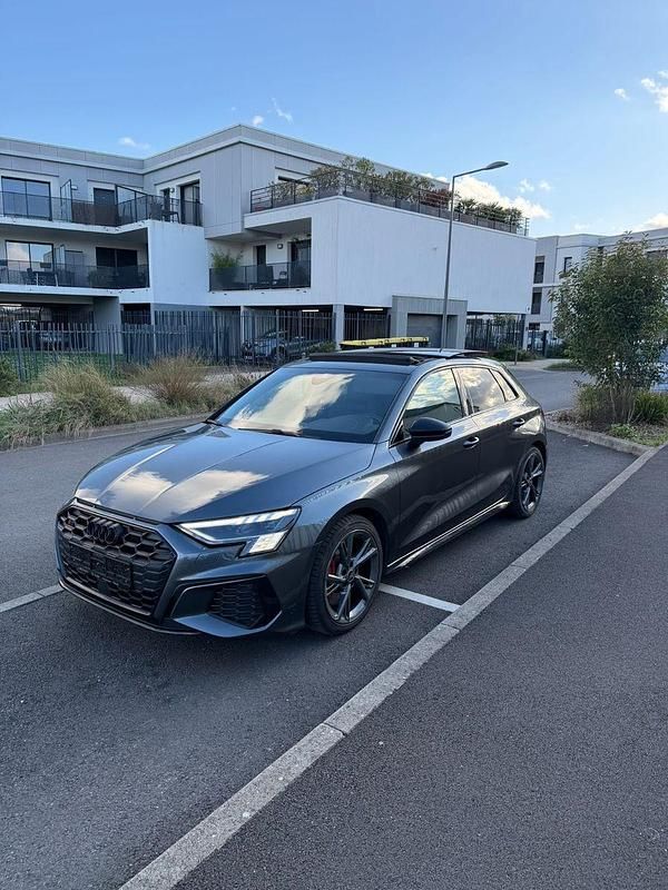 Gebraucht Audi S3 Ambiente 310 PS (228 kW) 2022 Grau Limousine