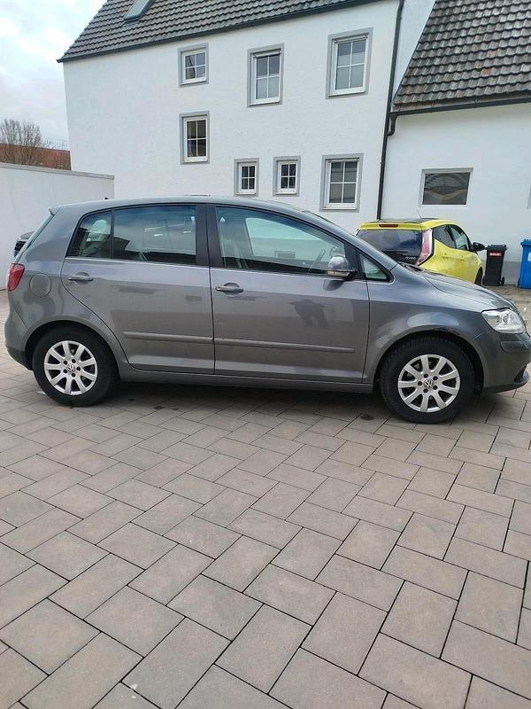 Gebraucht VW Golf IV 102 PS (75 kW) 2005 Grau Limousine