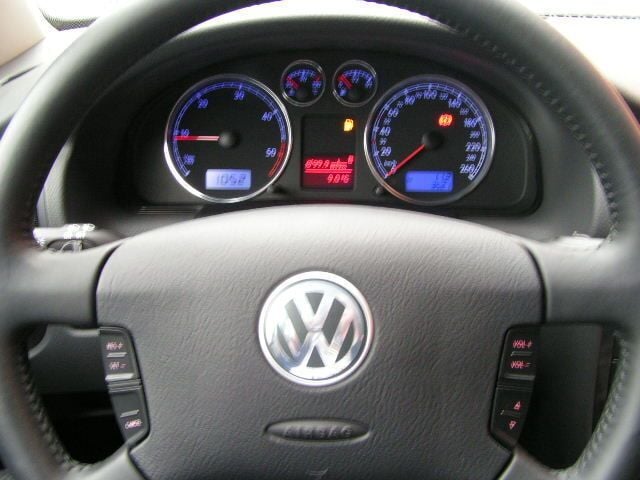 Gebraucht VW Passat Exclusive 131 PS (96 kW) 2004 Silber metallic Kombi