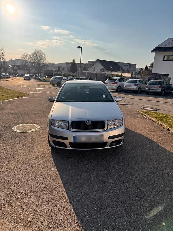 Gebraucht Skoda Fabia 54 PS (39 kW) 2007 Silber Kleinwagen