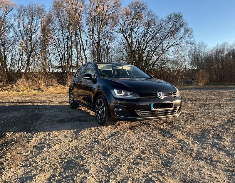 Gebraucht 2016 VW Golf VII Allstar Limousine | 8.750 € (Guter Preis) - Bild 1/4
