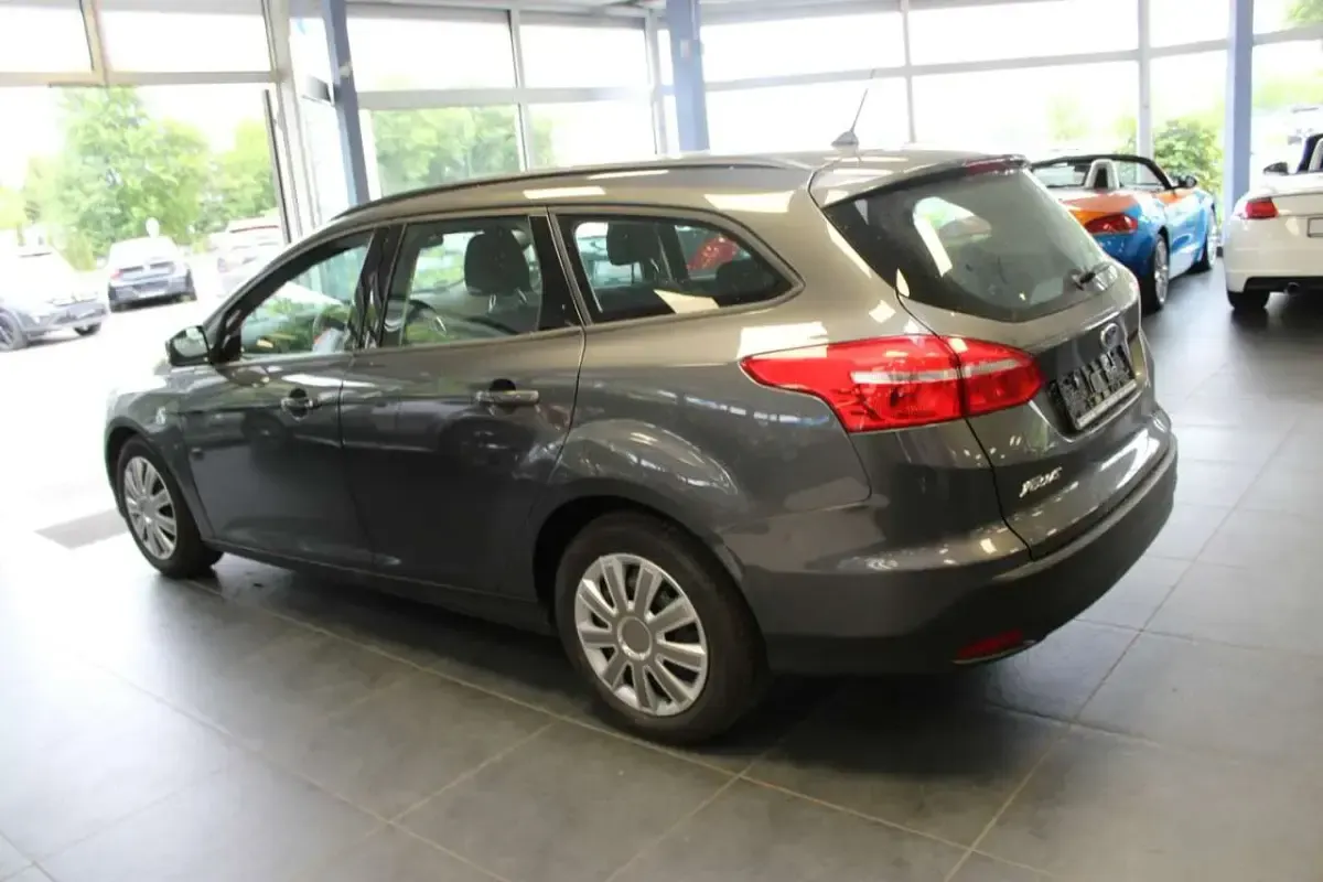 Usata Ford Focus 105 CV (77 kW) 2017 Grigio Station wagon