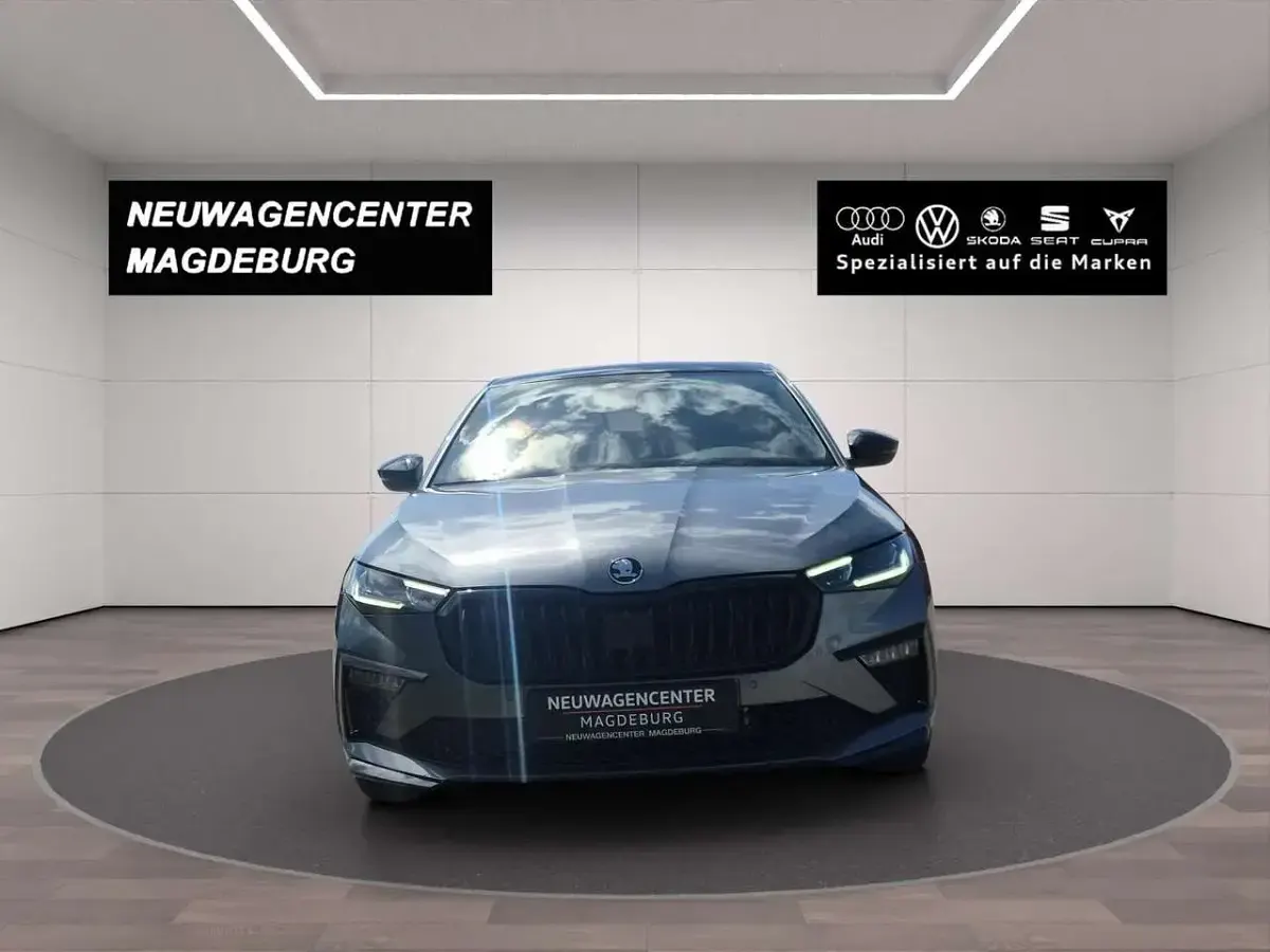 Neu Skoda Scala Monte Carlo 150 PS (110 kW) 2026 Schwarzmagic perleffekt Kleinwagen