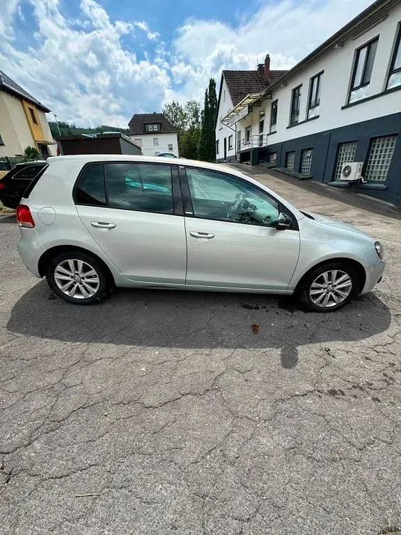 Gebraucht VW Golf VI Trendline 105 PS (77 kW) 2011 Silber Kleinwagen