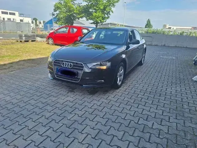 Gebraucht Audi A4 Attraction 150 PS (110 kW) 2015 Andere Limousine