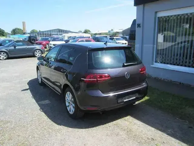 Gebraucht VW Golf VII LOUNGE 110 PS (80 kW) 2015 Kryptongrau metallic Kleinwagen