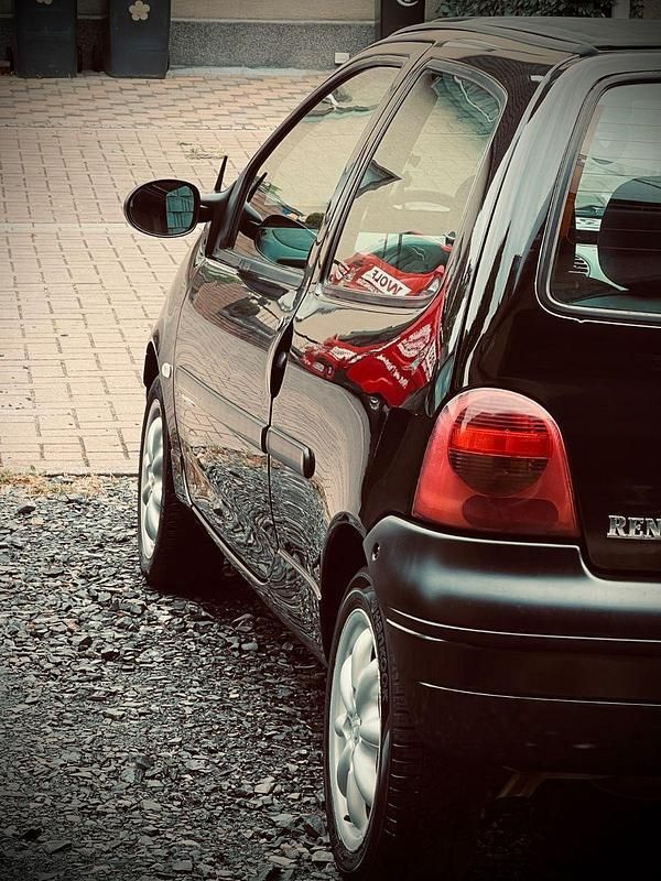 Schwarz Gebraucht 2003 Renault Twingo Authentique Kleinwagen | 1.700 € (Teuer) - Bild 1/4