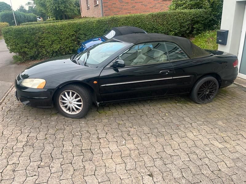 Schwarz Gebraucht 2001 Chrysler Sebring Cabriolet Cabrio | 750 € - Bild 1/4