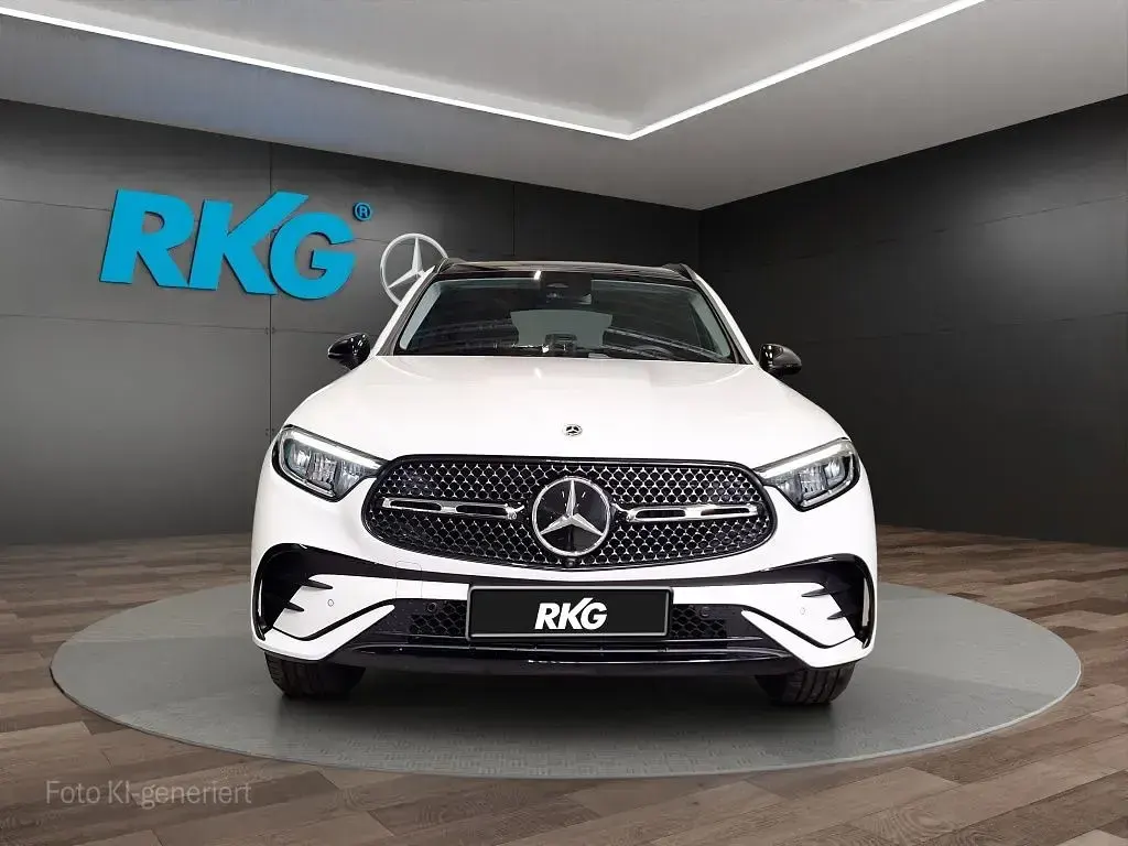 Gebraucht Mercedes GLC300de AMG 333 PS (244 kW) 2025 Weiß SUV