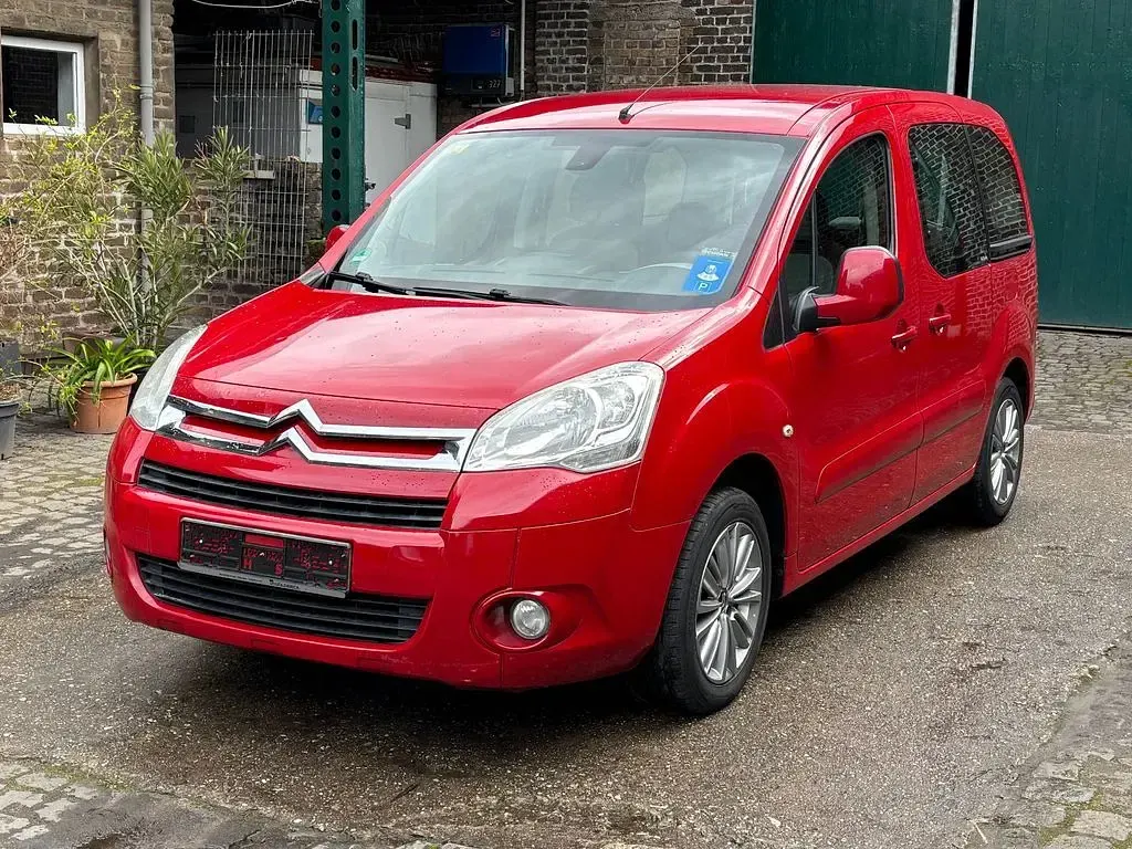 Gebraucht Citroën Berlingo 92 PS (67 kW) 2012 Rot Van / Kleinbus