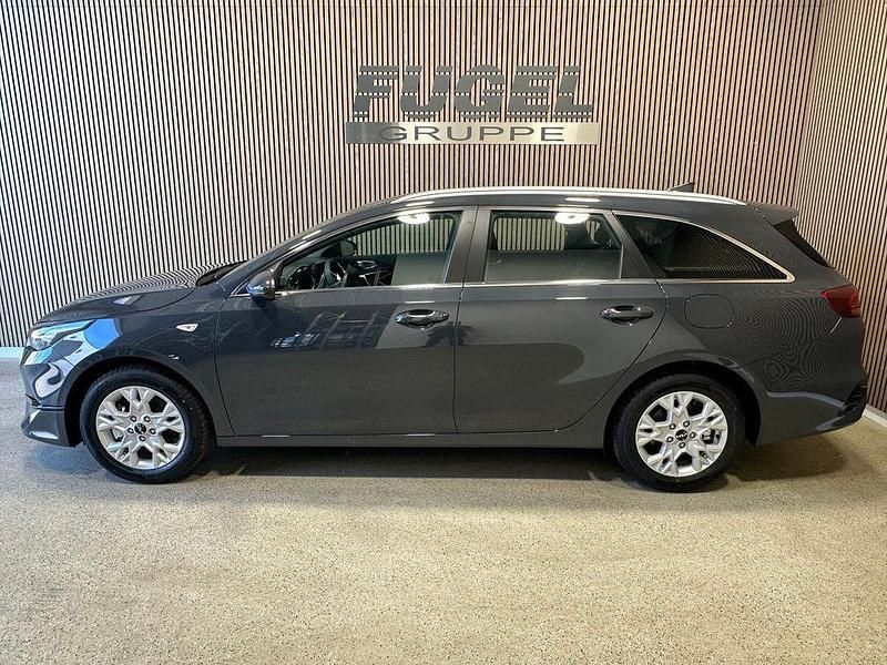 Neu Kia Ceed Sportswagon Vision 140 PS (102 kW) 2025 Pentametal met. Kombi