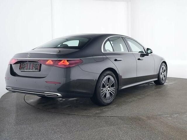 Gebraucht Mercedes E220 Avantgarde 197 PS (144 kW) 2024 Grau Limousine