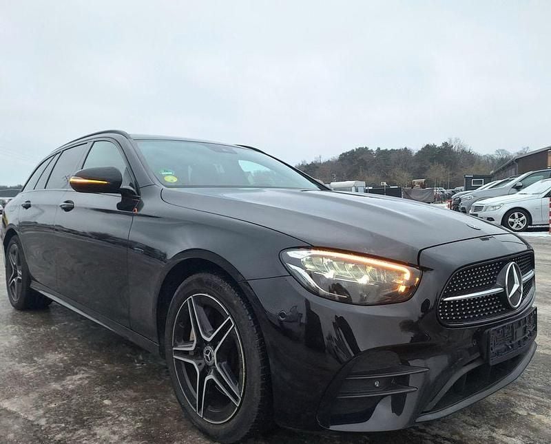 Gebraucht Mercedes E300 AMG line 306 PS (225 kW) 2020 Schwarz Limousine