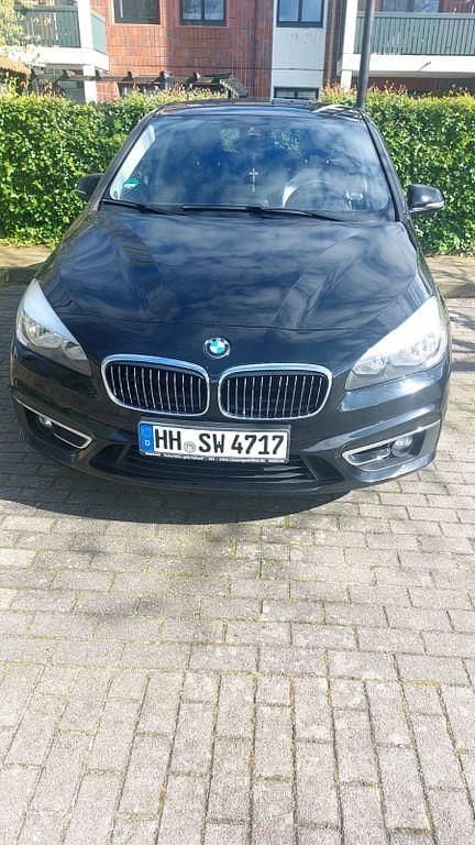 Schwarz Gebraucht 2016 BMW 225 Active Tourer Advantage Van / Kleinbus | 13.000 € (Fairer Preis) - Bild 1/4